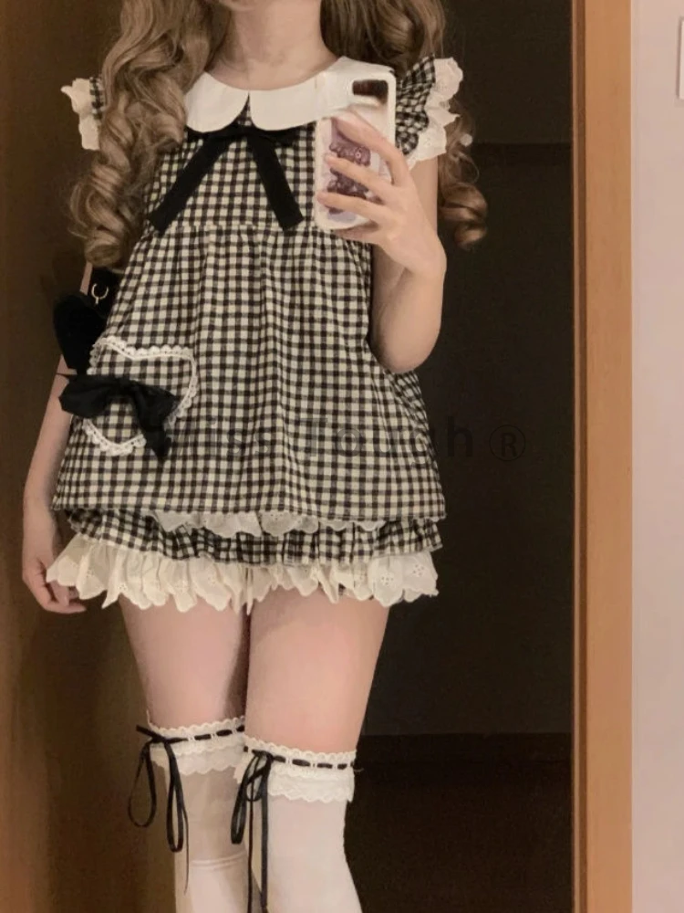 Женский кружевной комплект в клетку и мини-юбка - Фотография_3