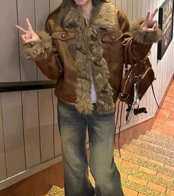 Пальто в стиле ретро со старой строчкой - Фотография_3