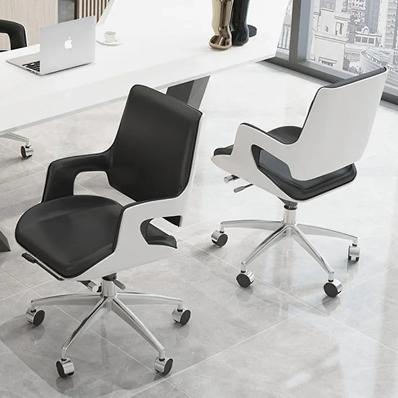 Рабочий компьютерный офисный стул