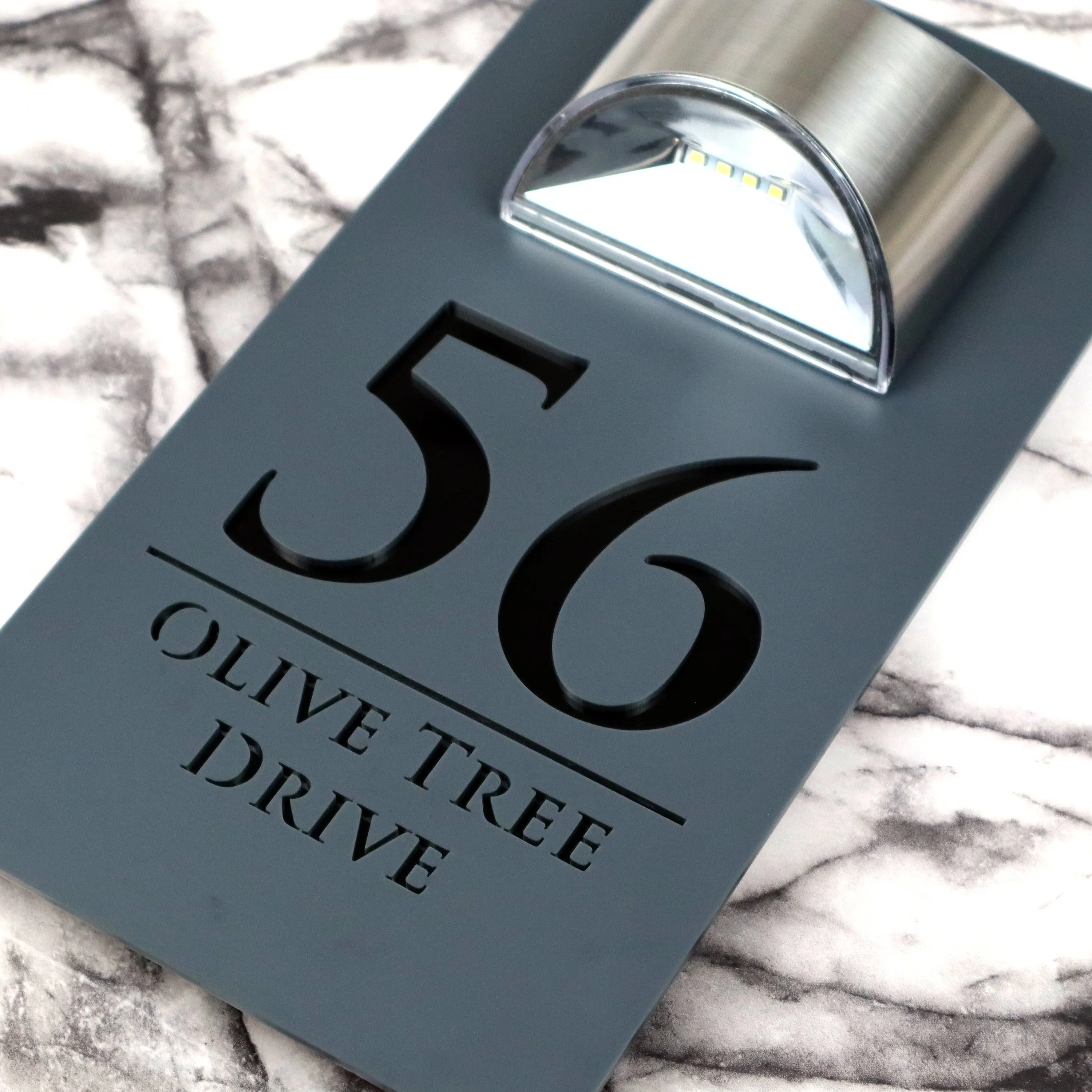 Персонализированная вывеска на солнечной батарее - Фотография_3