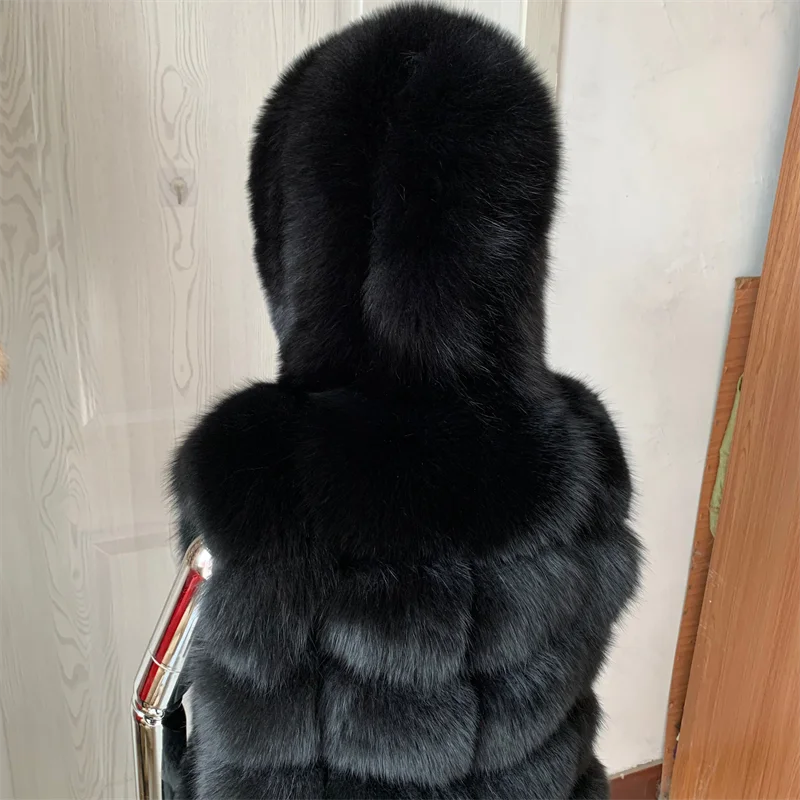 Женский меховой жилет с капюшоном - Фотография_4