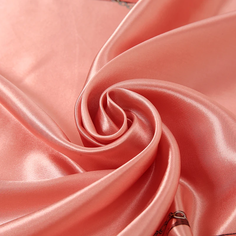 Женский шелковый квадратный шарф - Фотография_5