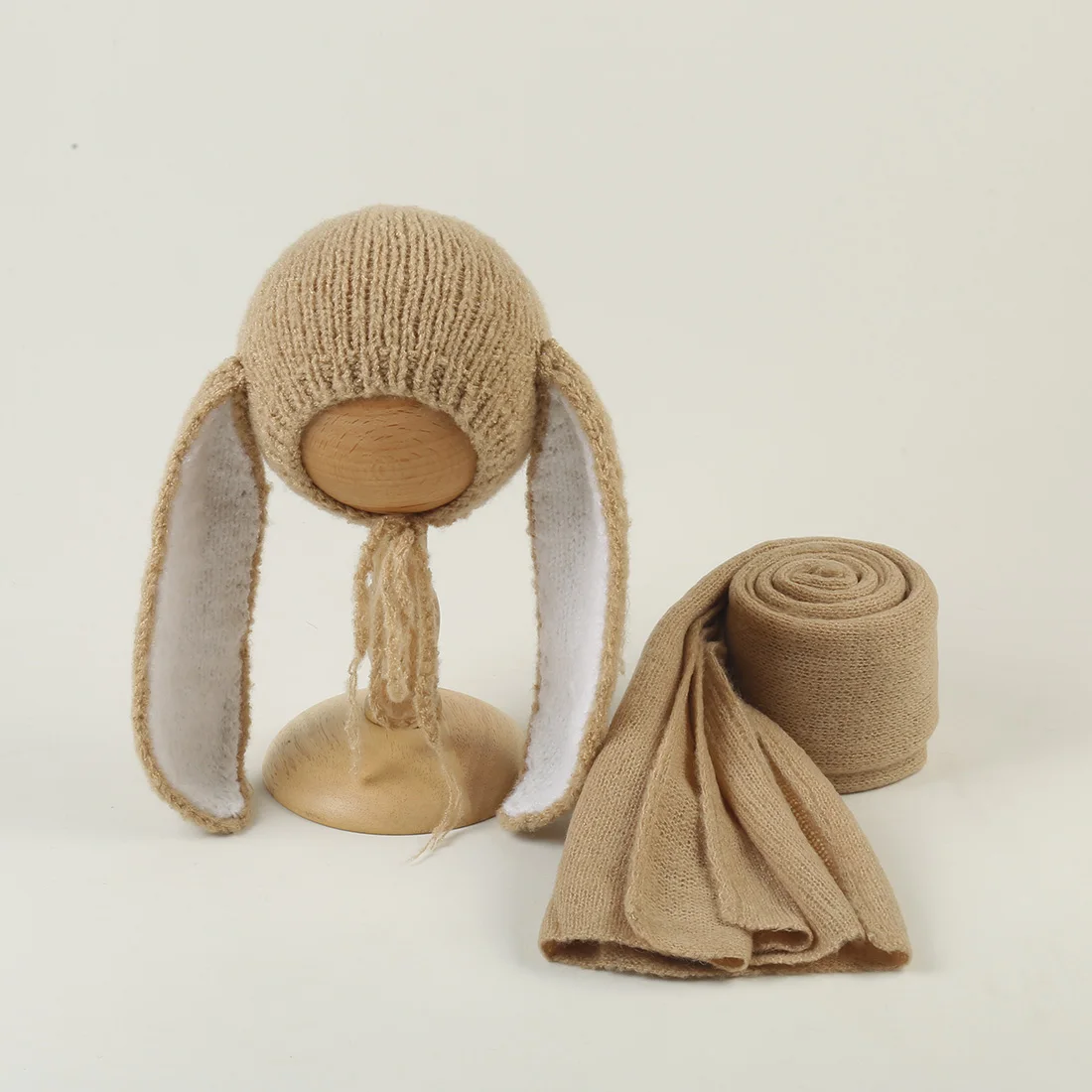 Вязаная эластичная накидка и чепчик с большими ушками - Фотография_6