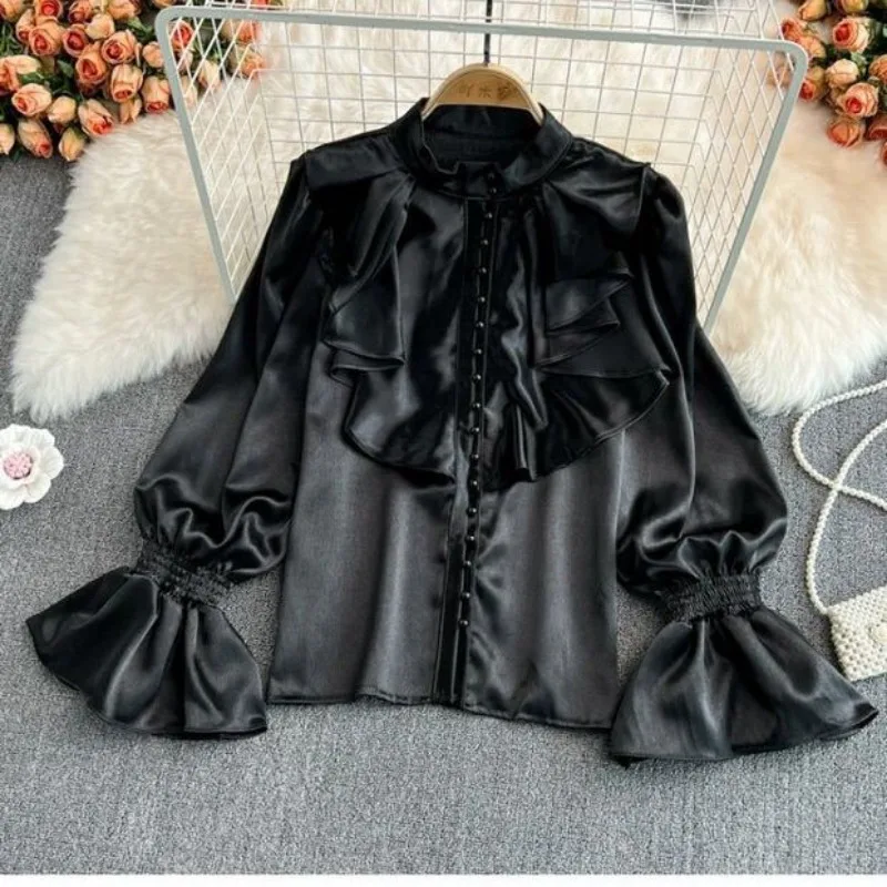 Роскошная блузка с рюшами и расклешенными рукавами - Фотография_5