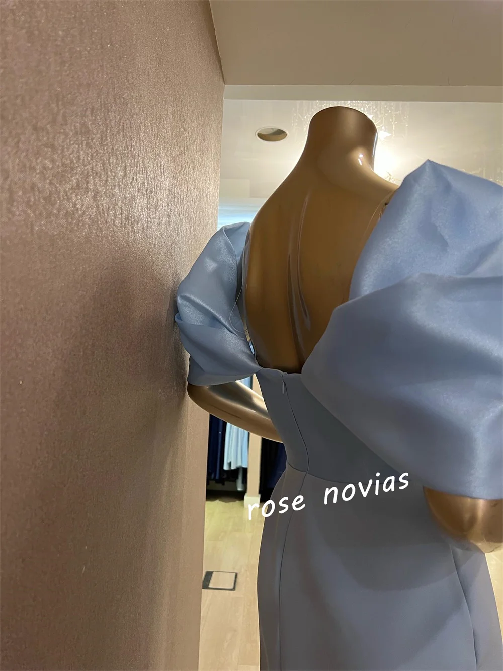 Прямые длинные платья из джерси со складками по индивидуальному заказу - Фотография_3