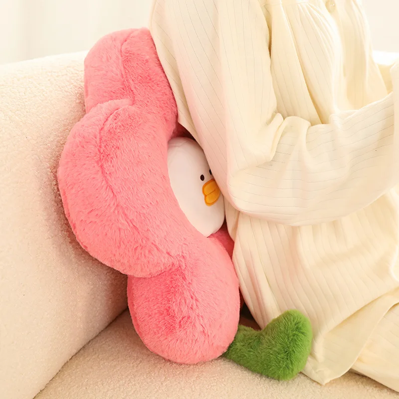 Подушка с цветком и уткой - Фотография_3