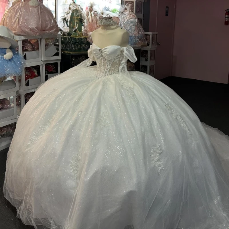 Белое блестящее бальное платье quinceanera - Фотография_3