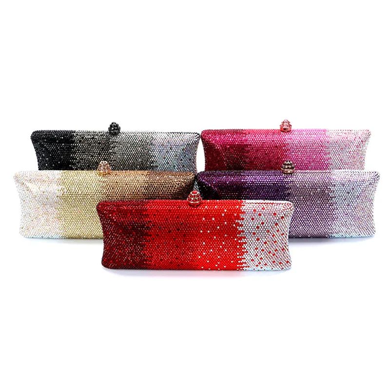 Женский вечерний клатч со сверкающими стразами и стрекозой - Фотография_6