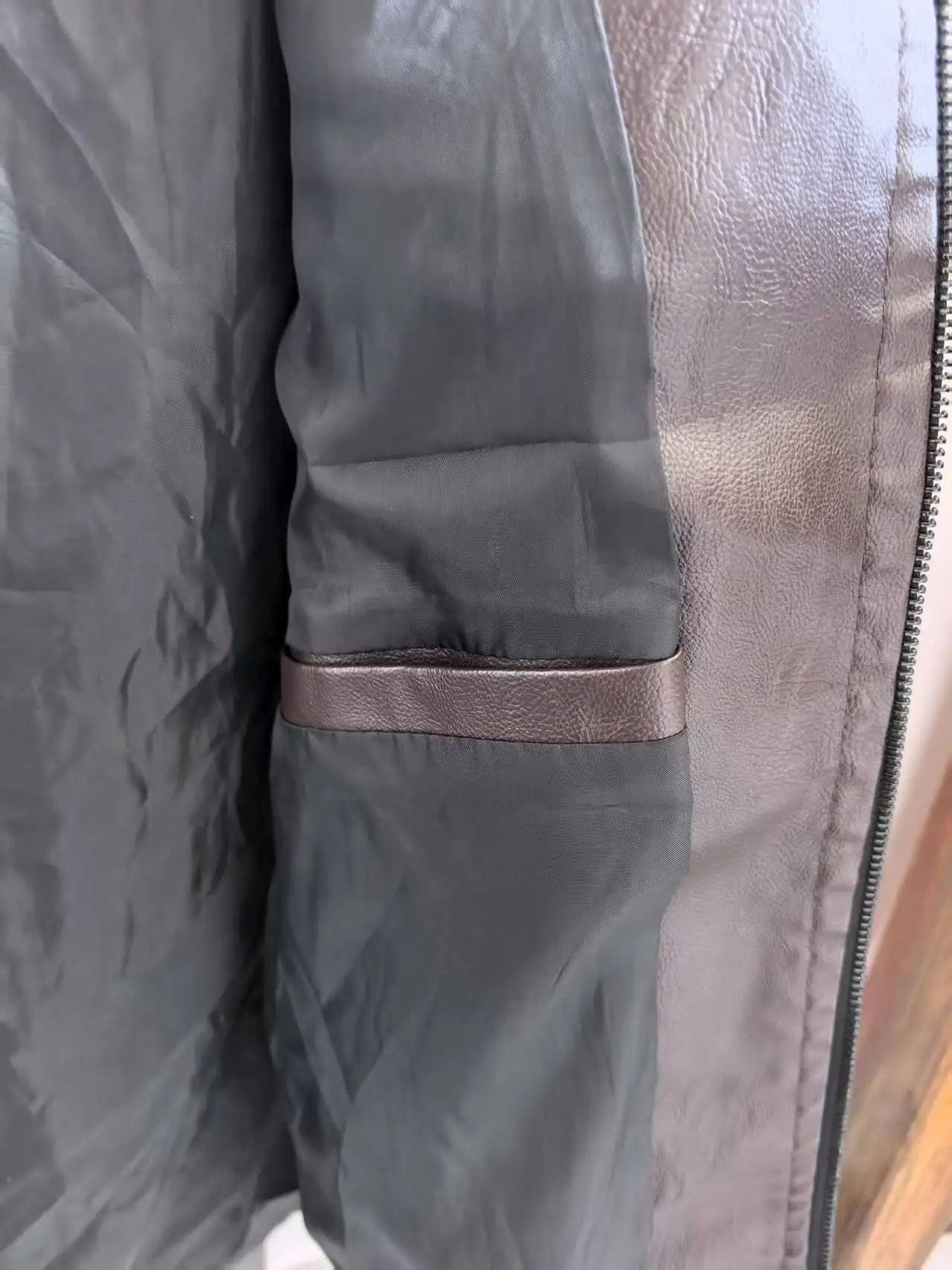 Новая мотоциклетная кожаная куртка - Фотография_3