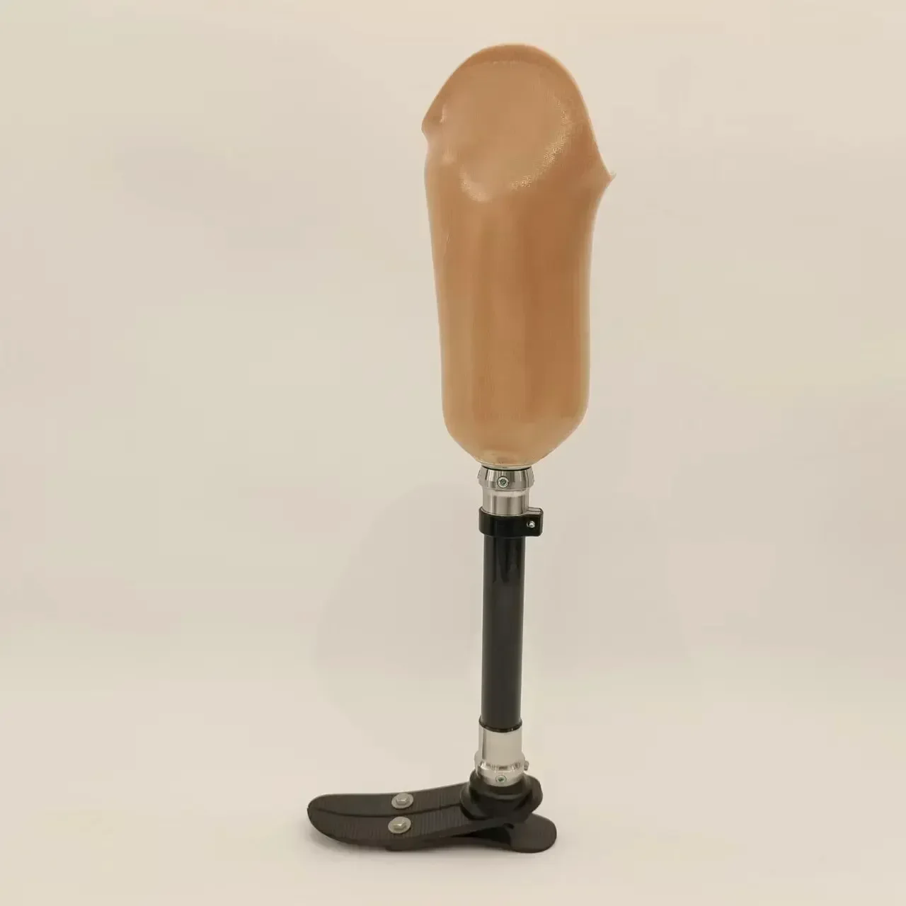 Новые титановые протезические ножки из углеродного волокна - Фотография_3