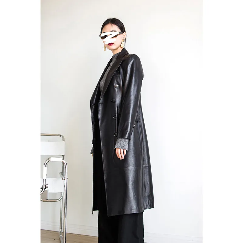 Женское длинное кожаное пальто - Фотография_3