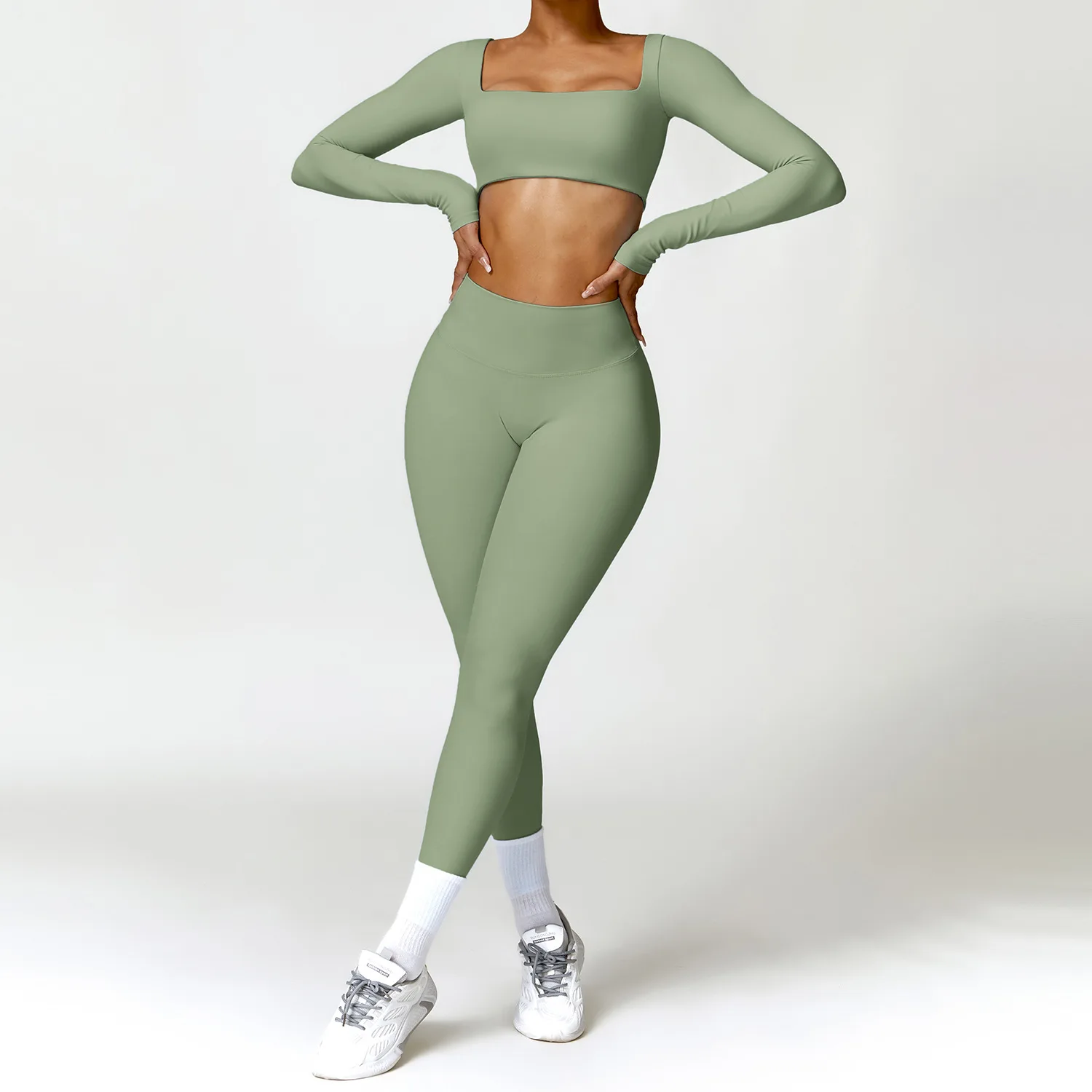 Женский спортивный костюм - Фотография_2
