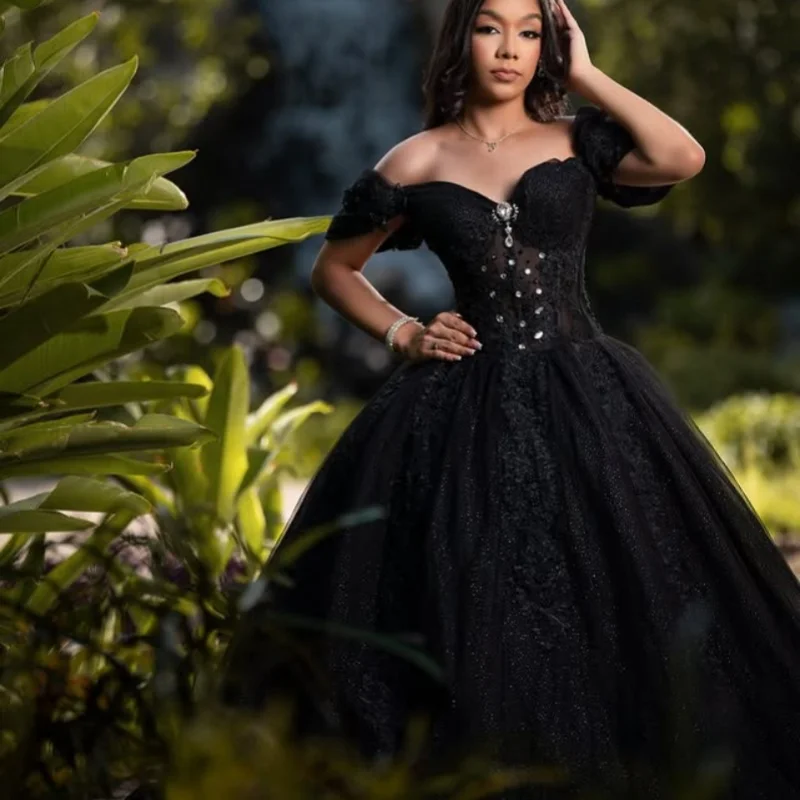 Блестящее черное платье quinceanera с плечами