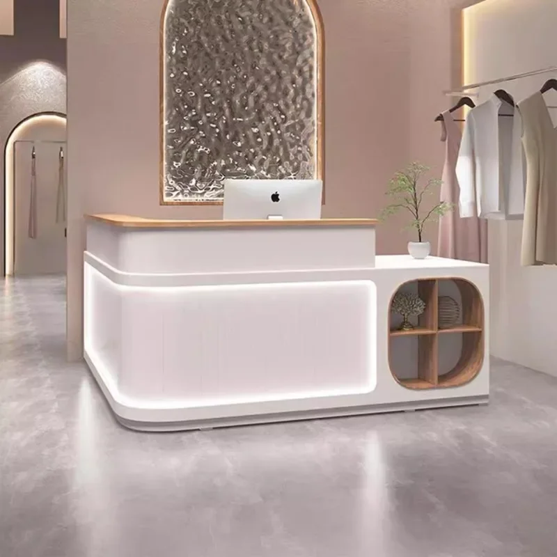 Стойки регистрации с подсветкой - Фотография_3