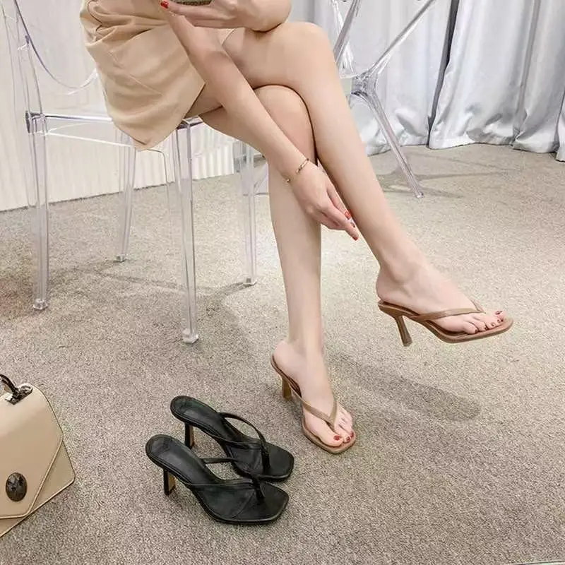 Модные женские босоножки на каблуке - Фотография_3