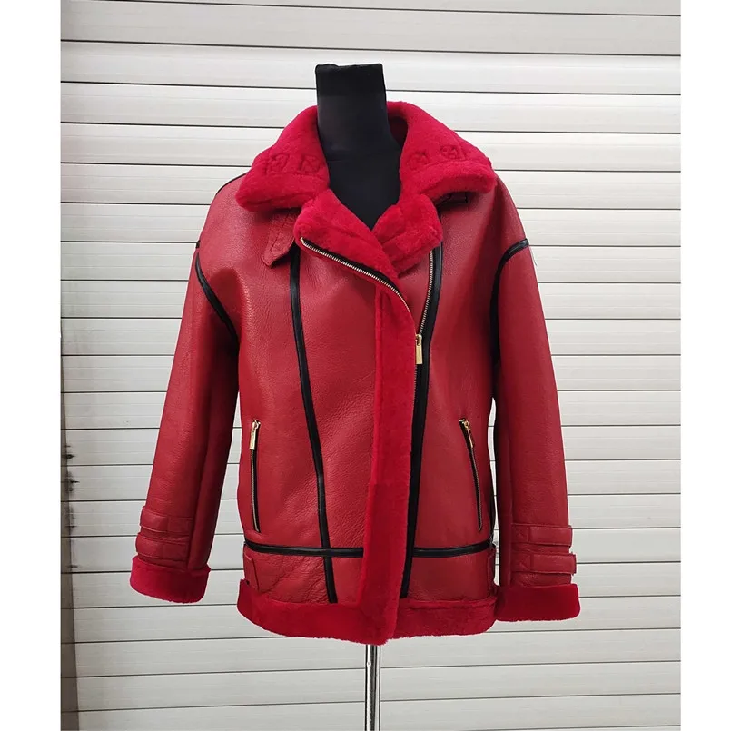 Красная меховая куртка женская - Фотография_3