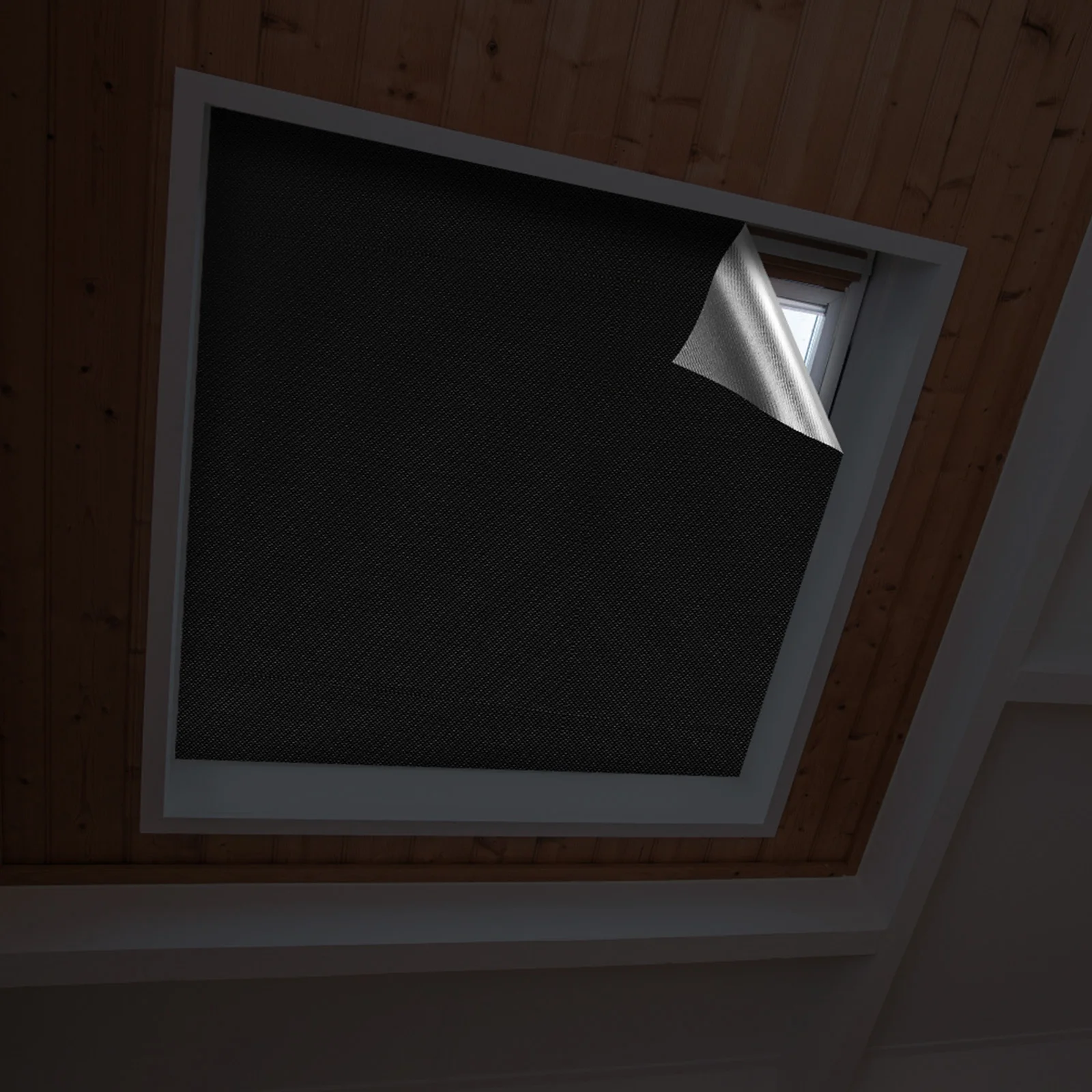 Дорожная затемняющая штора