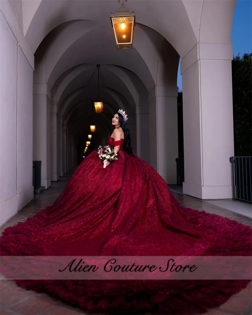 Изысканное винно-красное платье quinceanera