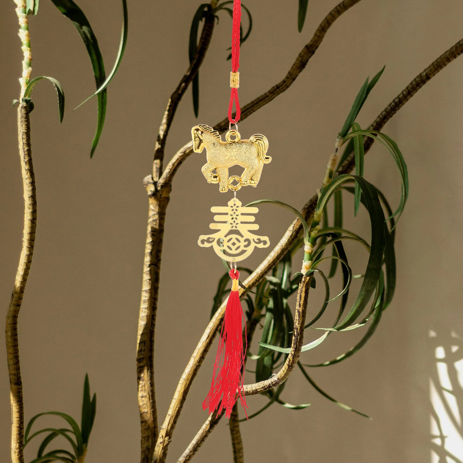 Китайская новогодняя статуя лошади - Фотография_4