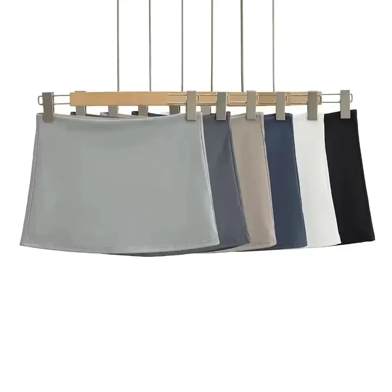 Женская мини-юбка с низкой посадкой и короткими вырезами - Фотография_6