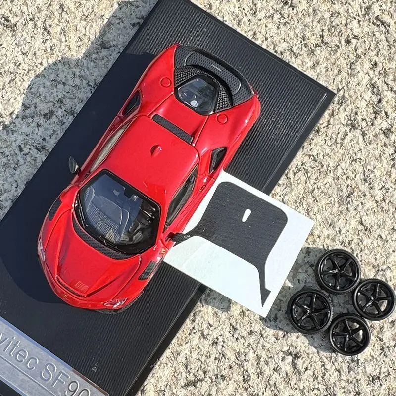 Литая под давлением модель автомобиля ferrari sf90 novitec в масштабе 1/64 - Фотография_3