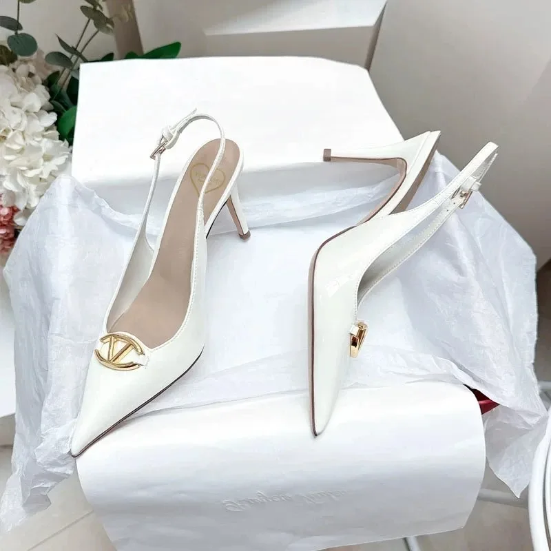 Черные босоножки на каблуке из лакированной кожи - Фотография_6