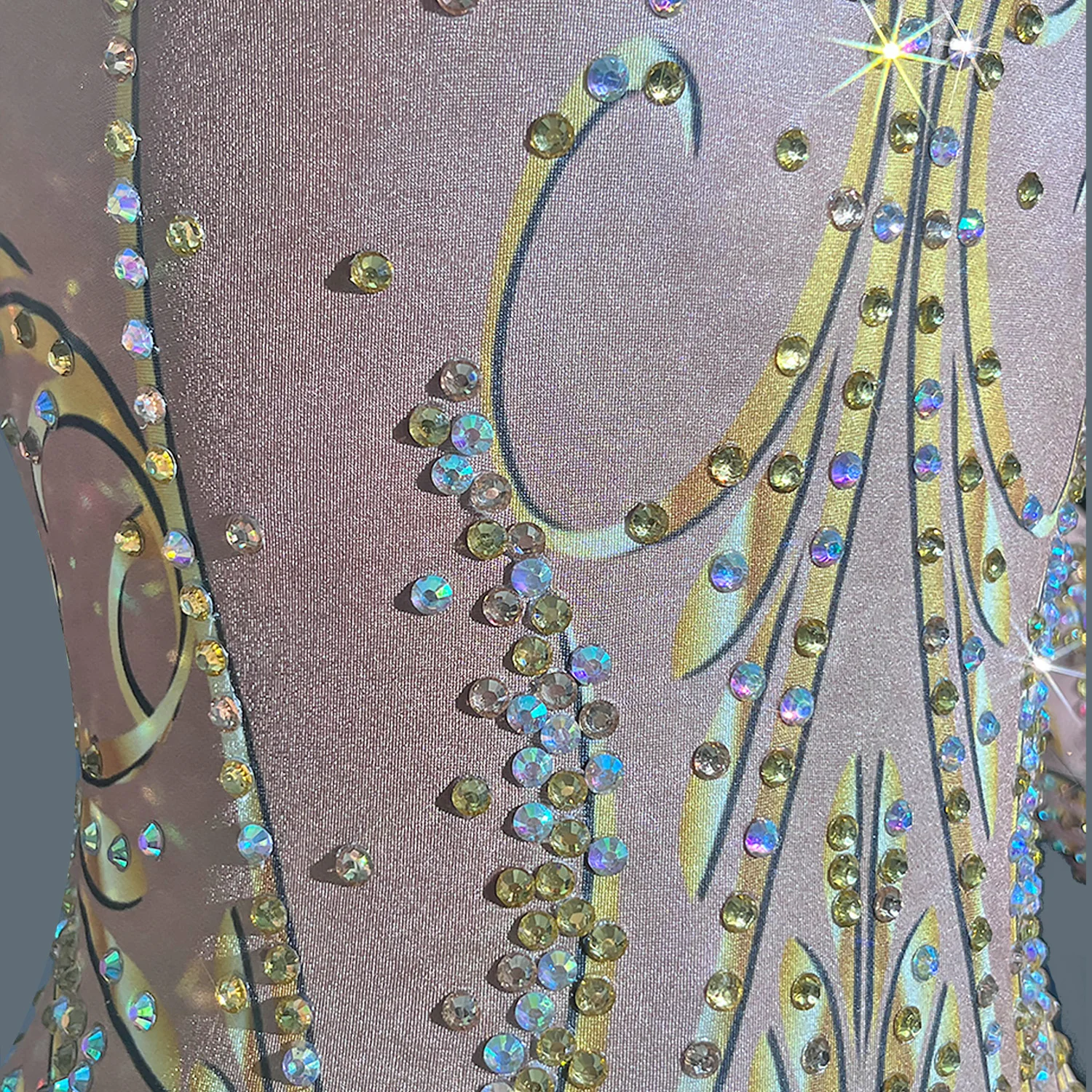 Золото, стразы, спандекс - Фотография_6