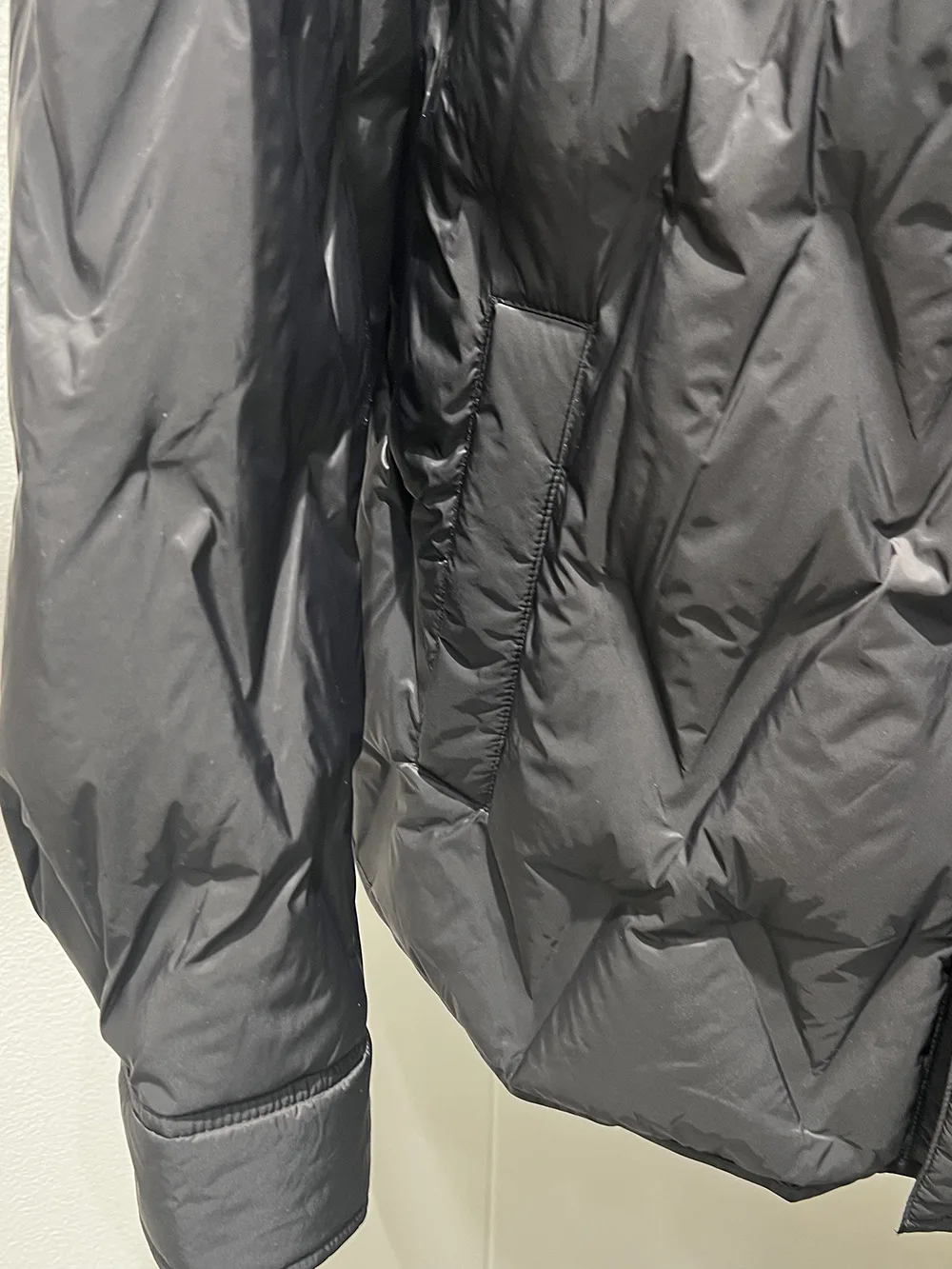 Зимняя мужская тонкая пуховая куртка - Фотография_4