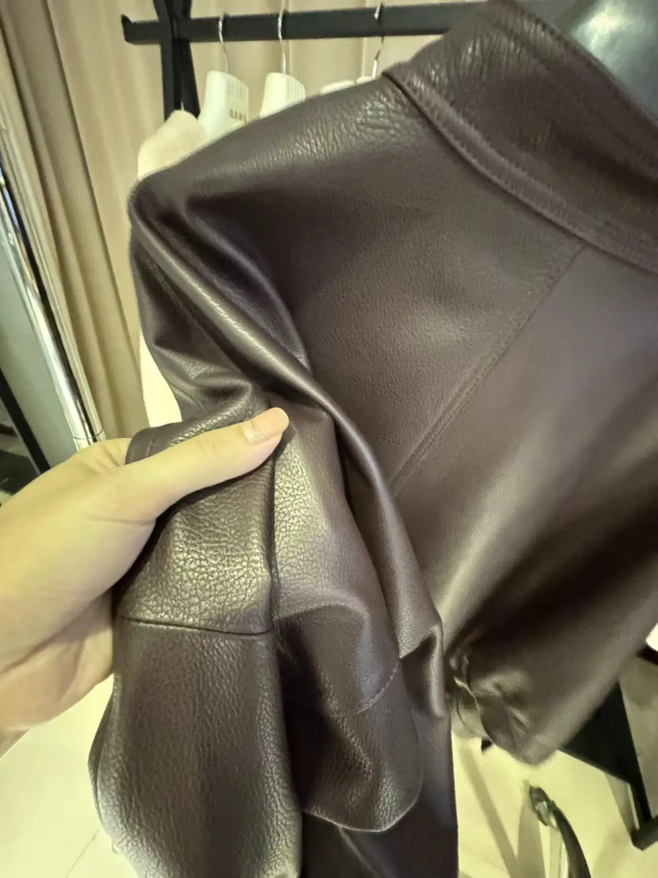 Женское короткое пальто из натуральной овечьей кожи - Фотография_5