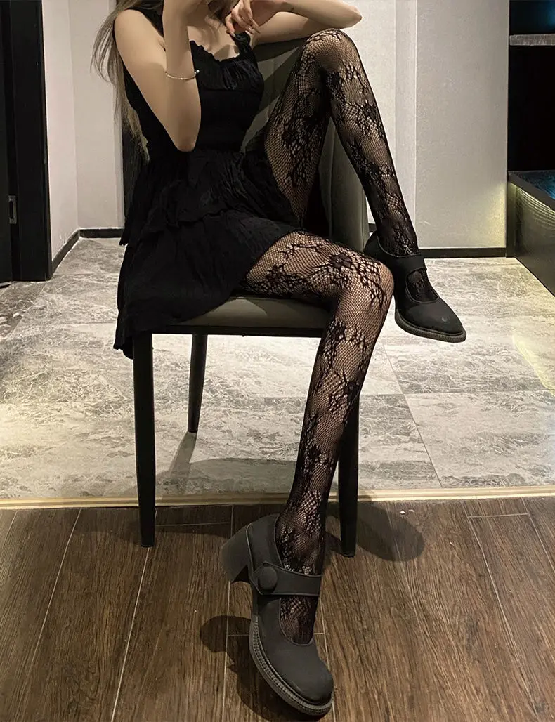 Классические ажурные кружевные сетчатые чулки в стиле лолиты - Фотография_5