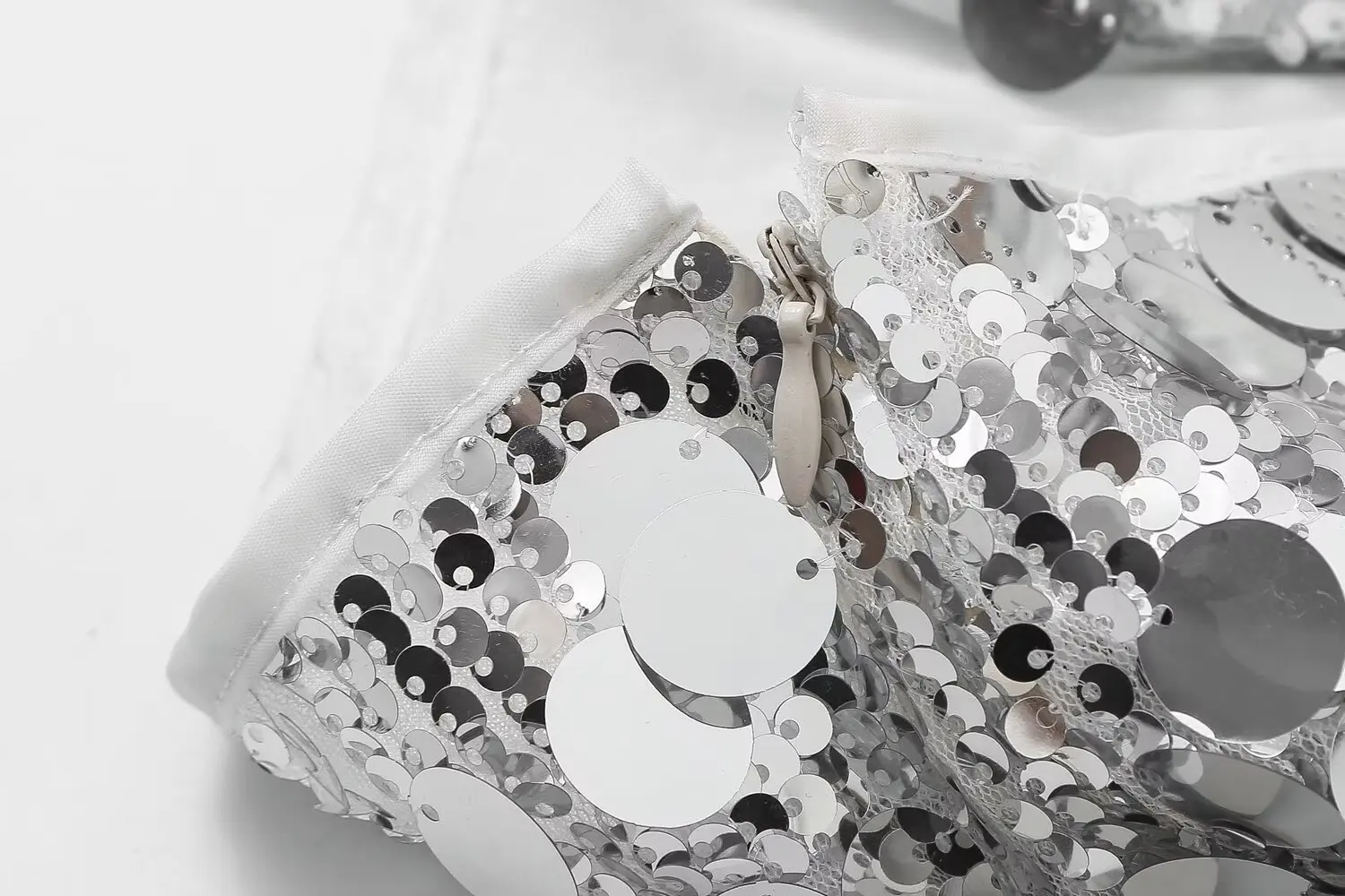 Женская мода с блестками - Фотография_6