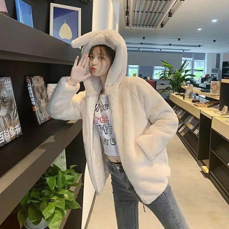 Женская зимняя куртка на молнии - Фотография_5