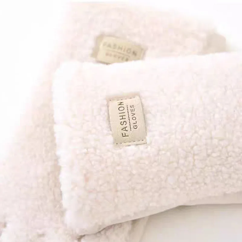 Замшевые женские зимние перчатки с имитацией плюшевых волос - Фотография_4