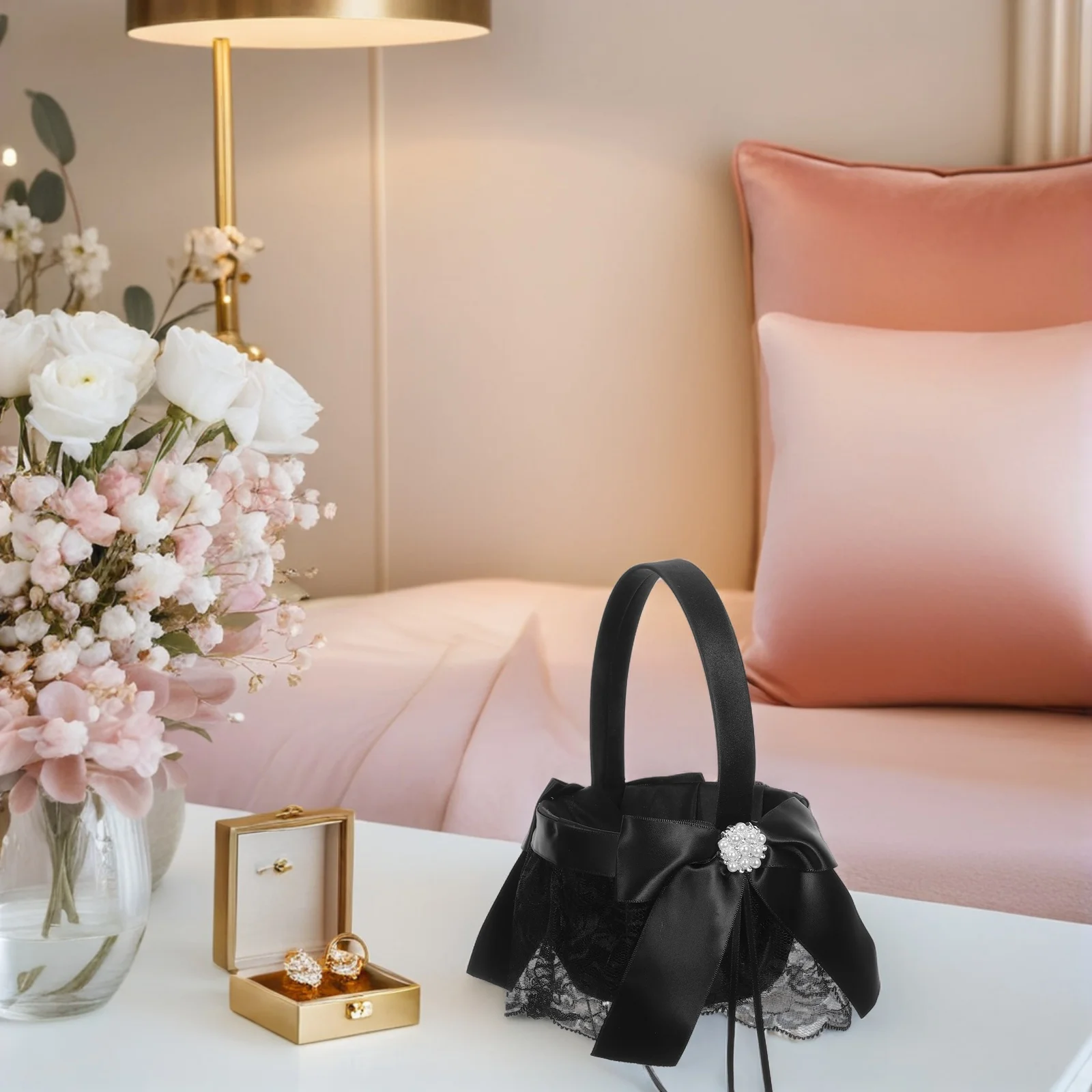 Черная элегантная цветочная корзина