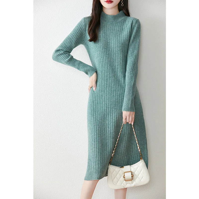 Платье из 100% мериносовой шерсти с полувысоким воротником для женщин - Фотография_5