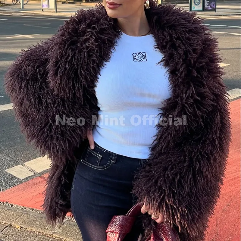 Г., трендовая бордовая куртка из искусственного монгольского овечьего меха - Фотография_3