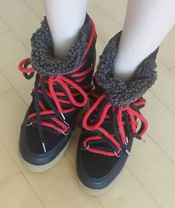 Женские ботинки со шнуровкой