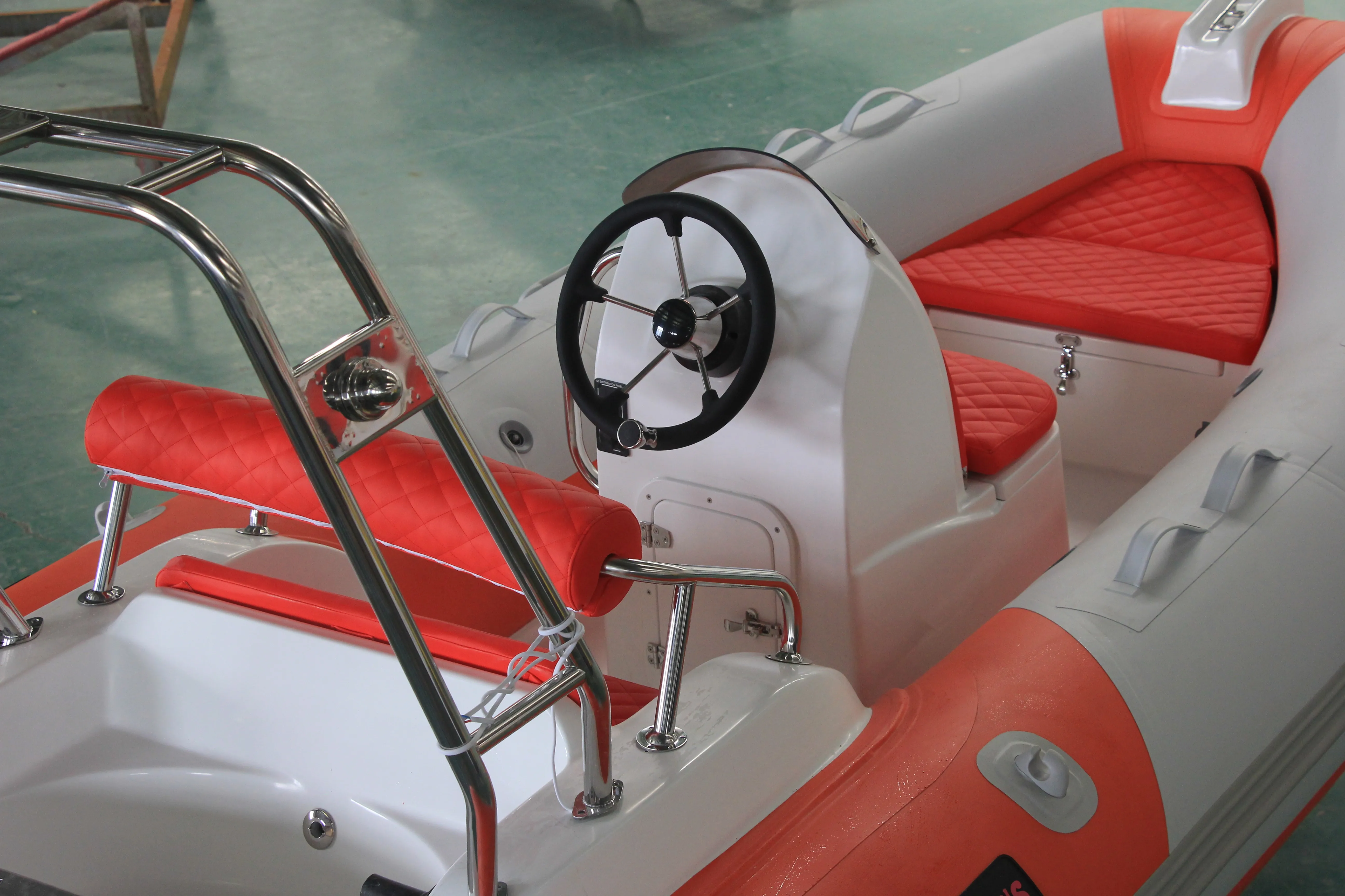 Жесткая надувная лодка из стекловолокна - Фотография_6