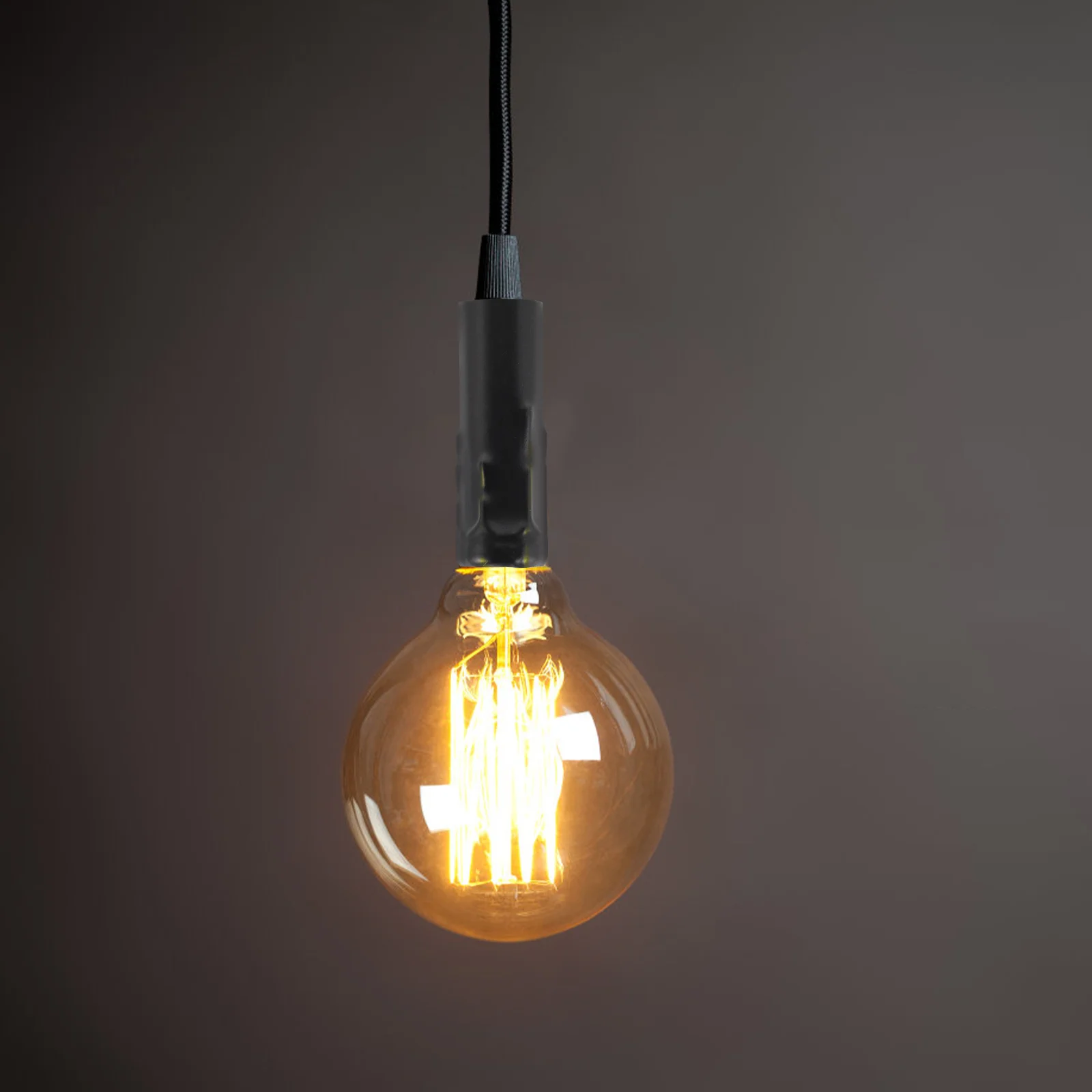 Хрустальная люстра с отбортовкой втулки