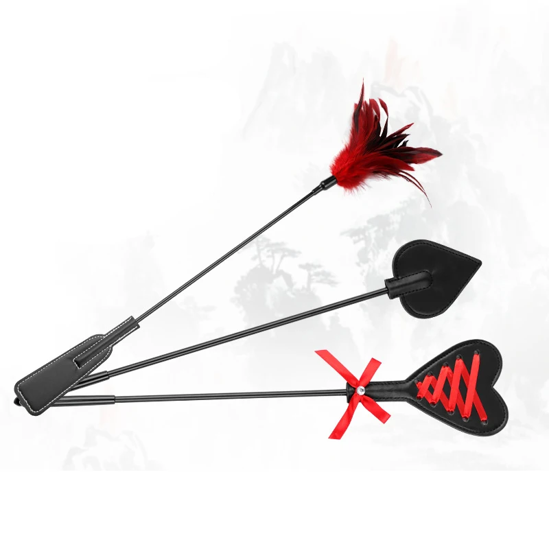 Искусственные лошади с перьями - Фотография_3