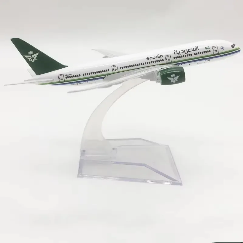 16 см saudi arabia airlines b787 airbus масштаб 1 - Фотография_6