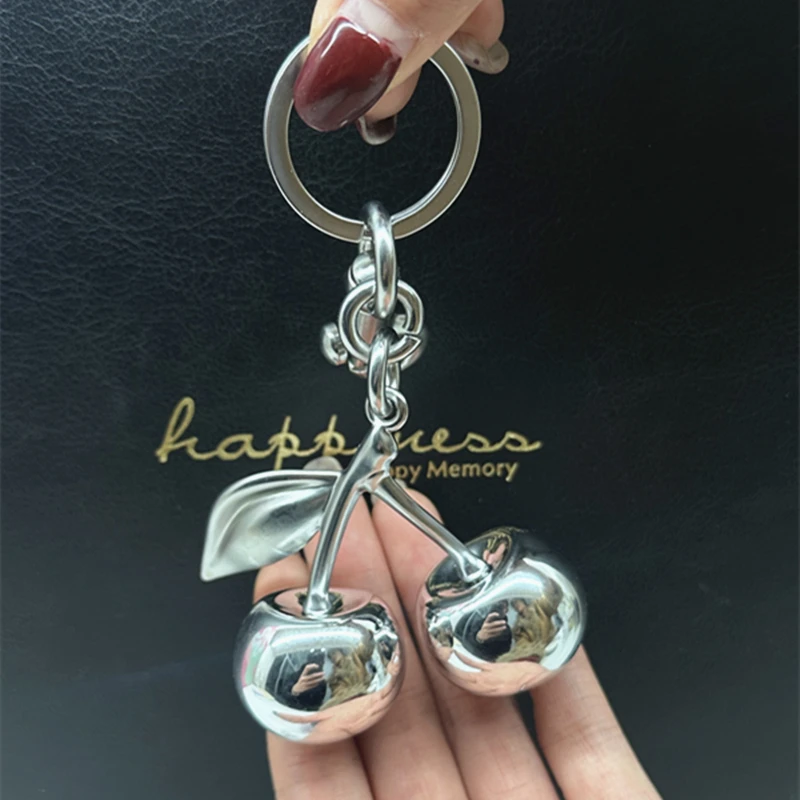 Роскошный зеркальный кулон с серебристой вишней - Фотография_4