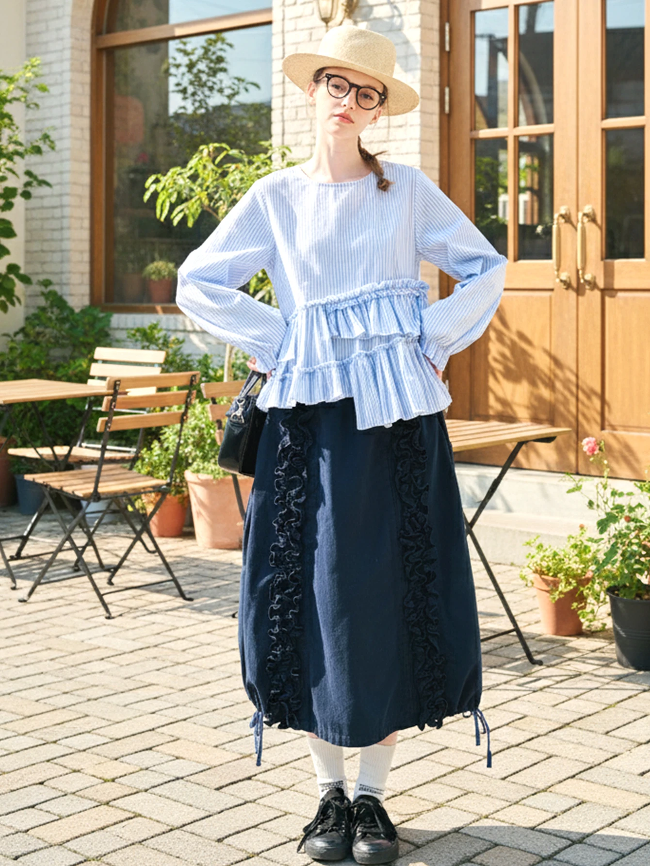 Стильная темно-синяя плиссированная