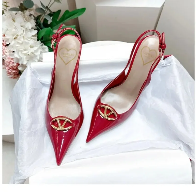 Черные босоножки на каблуке из лакированной кожи - Фотография_4