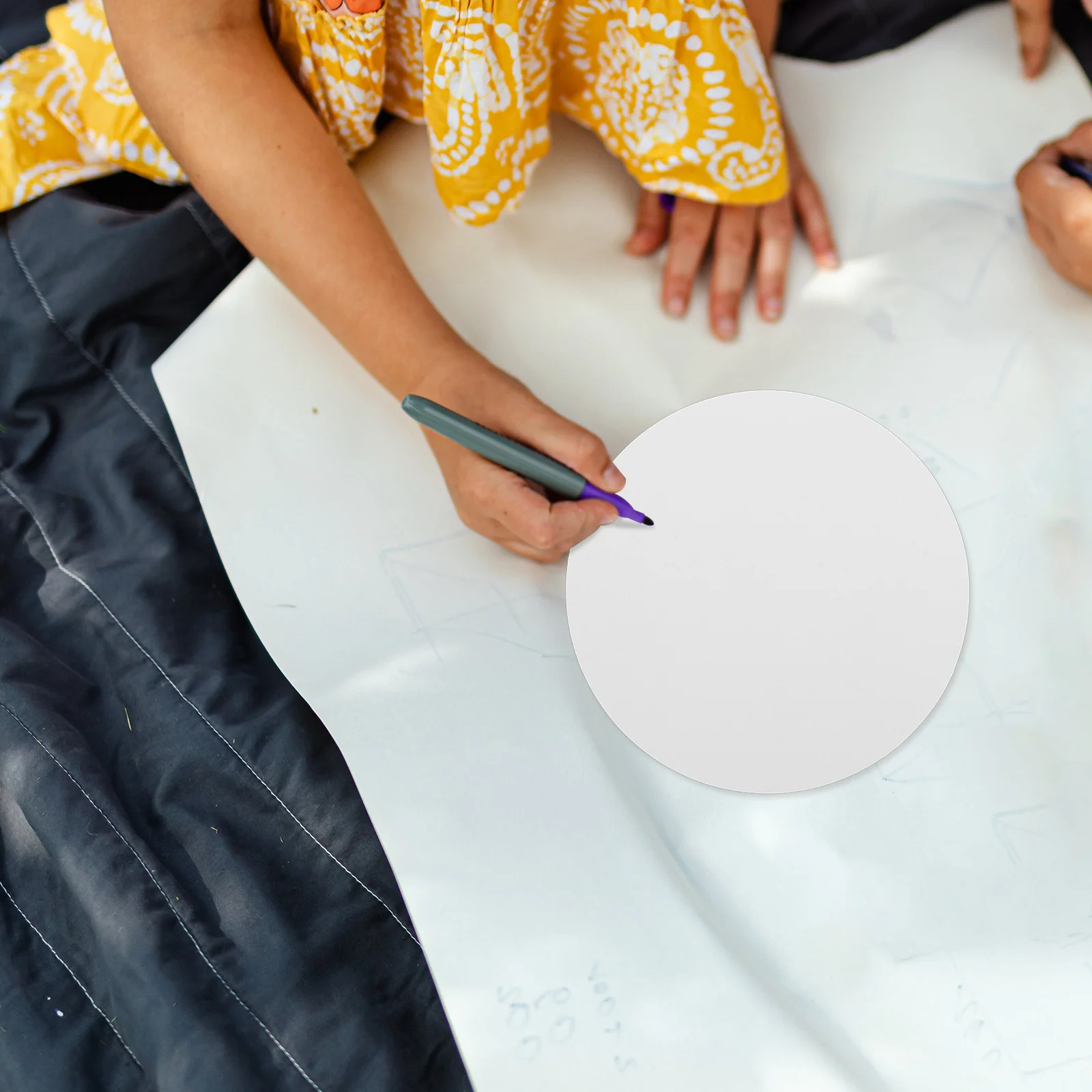 Круглая крафт-бумага цветной картон - Фотография_2