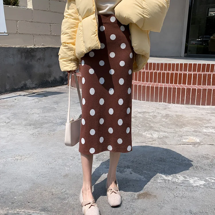 Модная женская трикотажная юбка-миди в горошек - Фотография_2