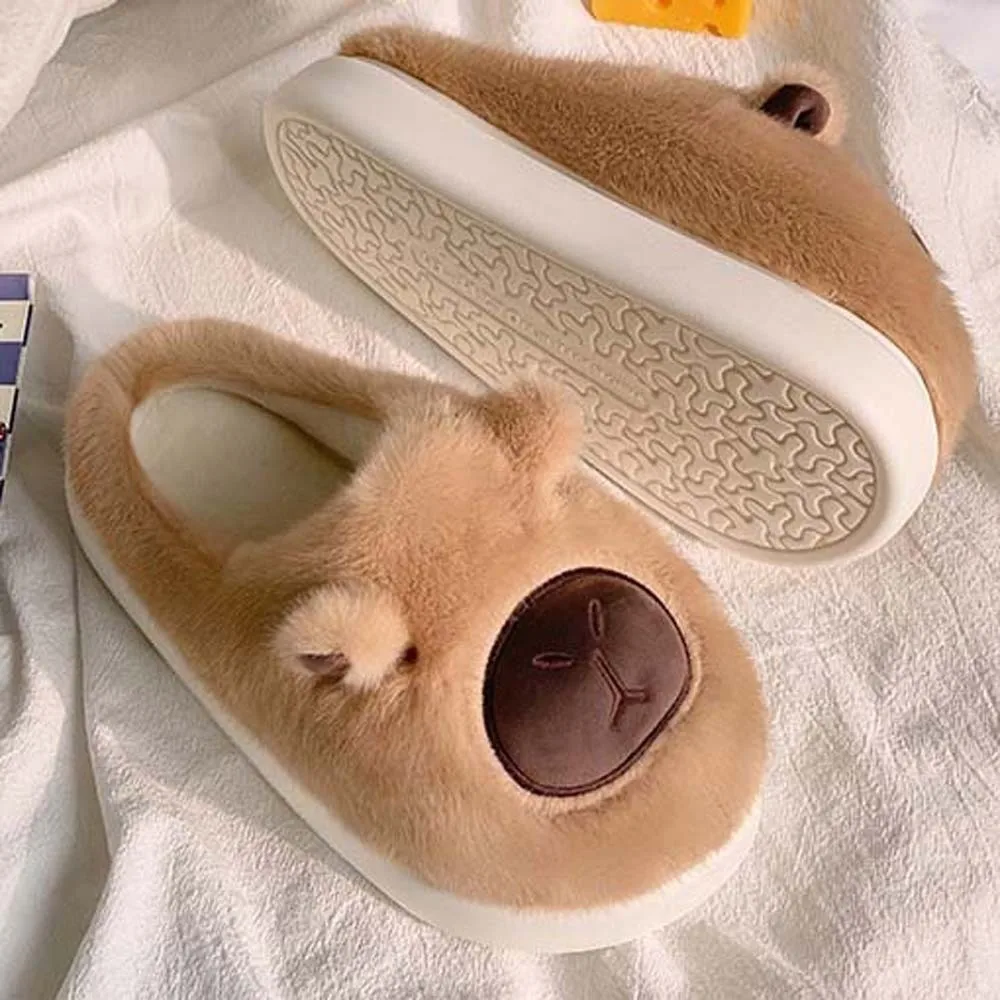 Мягкие меховые тапочки с капибарой - Фотография_3