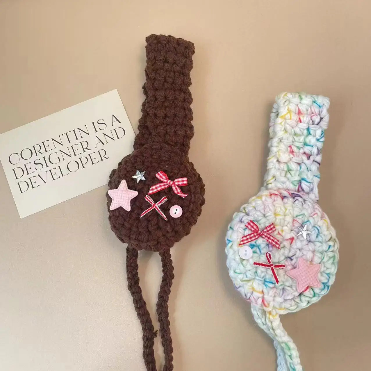 Ветрозащитные вязаные крючком наушники с наклейками в виде звезды и луны - Фотография_6