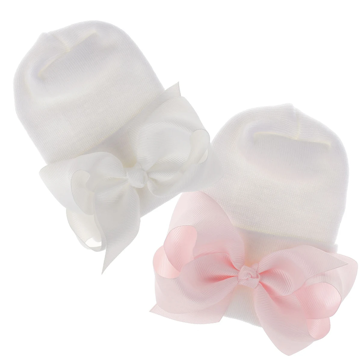 Милый вязаный белый чепчик для