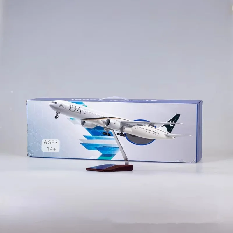 1/157, 47 см, серия b777